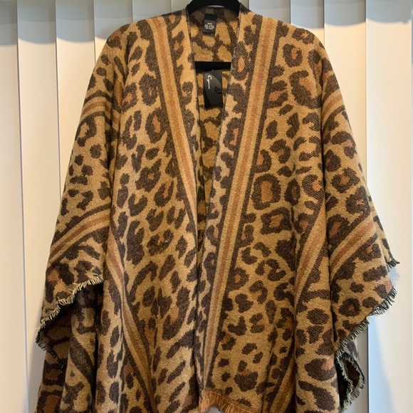 Cheetah poncho/ shawl - Picture 1 of 3
